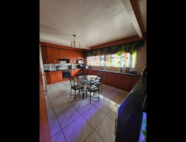 5 BEDROOM HOUSE FOR SALE IN WILKEVILLE